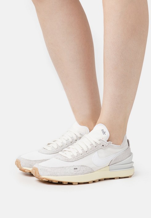 Кроссовки женские Nike Waffle One Vntg белые 36.5 EU (доставка из-за рубежа), Белый, Waffle One Vntg
Кроссовки женские Nike Waffle One Vntg белые 36.5 EU (доставка из-за рубежа), Белый, Waffle One Vntg