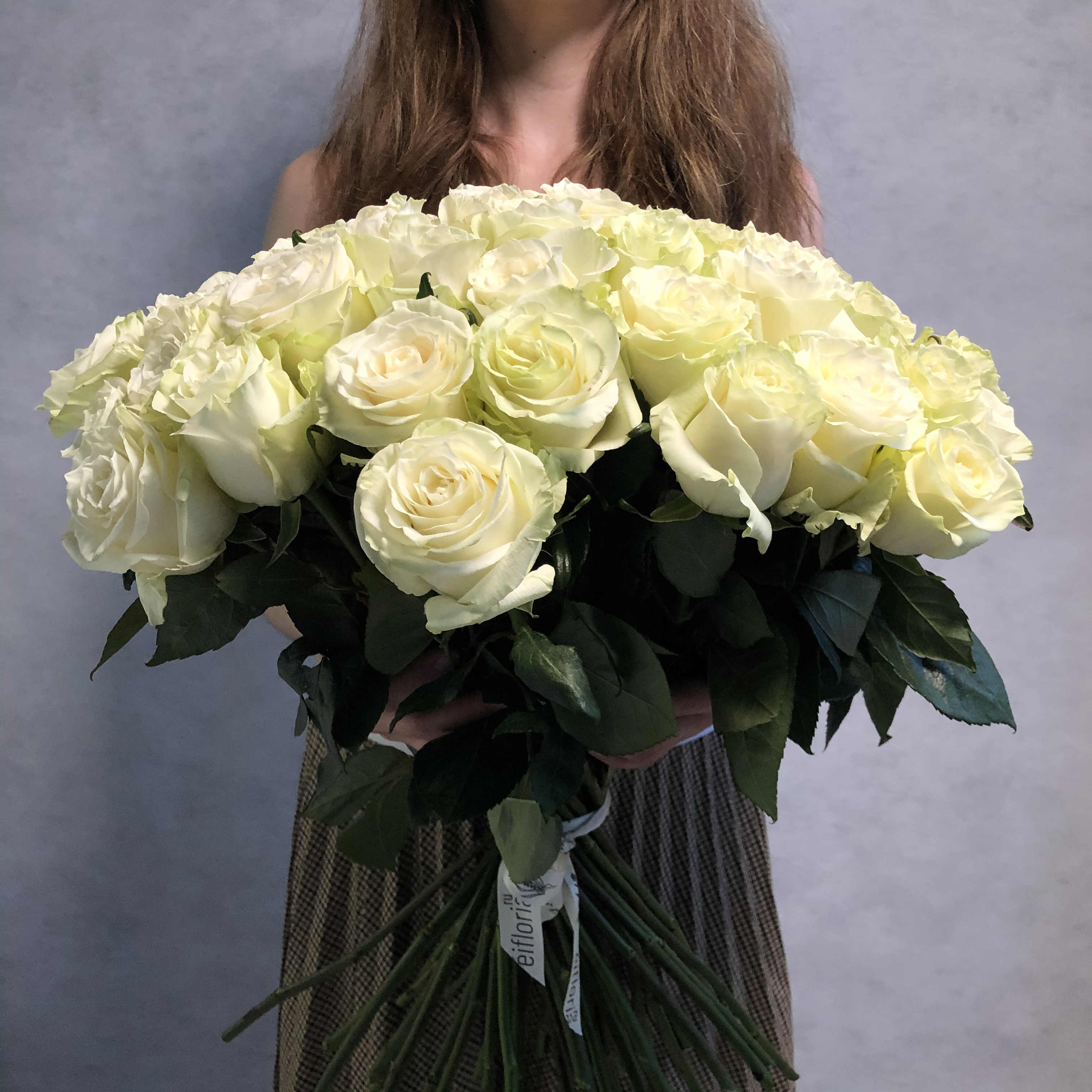 Монобукет из 50 белых роз eifloria сорта мондиаль 60 см эквадор с атласной лентой, ROSE-MON-65010
Монобукет из 50 белых роз eifloria сорта мондиаль 60 см эквадор с атласной лентой, ROSE-MON-65010