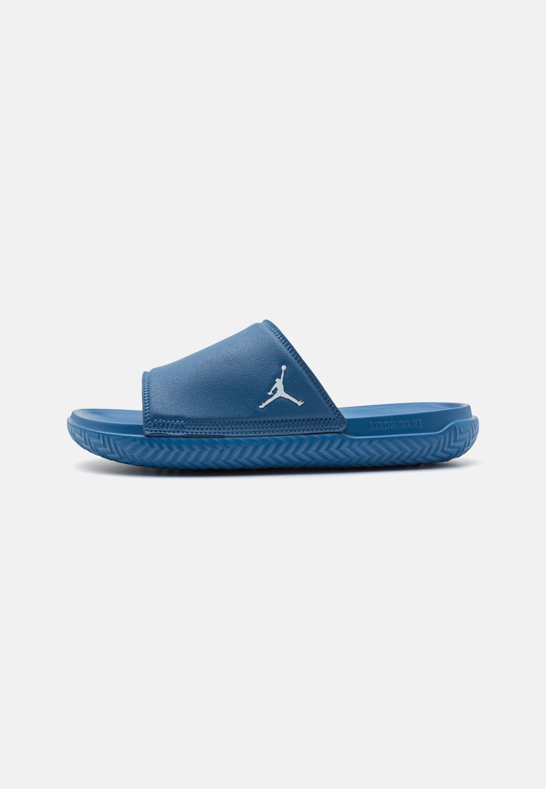Сланцы мужские Jordan Play Slide синие 51.5 EU (доставка из-за рубежа), Синий, Play Slide
Сланцы мужские Jordan Play Slide синие 51.5 EU (доставка из-за рубежа), Синий, Play Slide