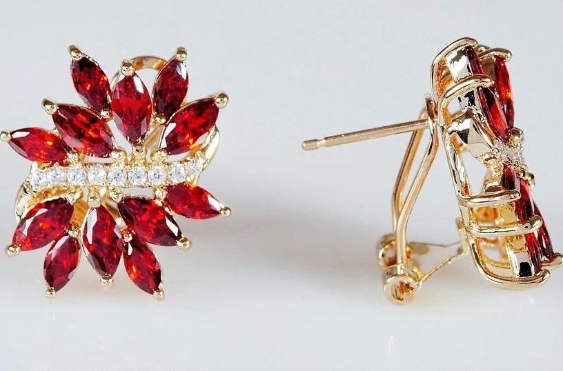 Серьги из ювелирного сплава Lotus Jewelry 3037E-22gn, гранат/циркон, 3037E-22gn
Серьги из ювелирного сплава Lotus Jewelry 3037E-22gn, гранат/циркон, 3037E-22gn