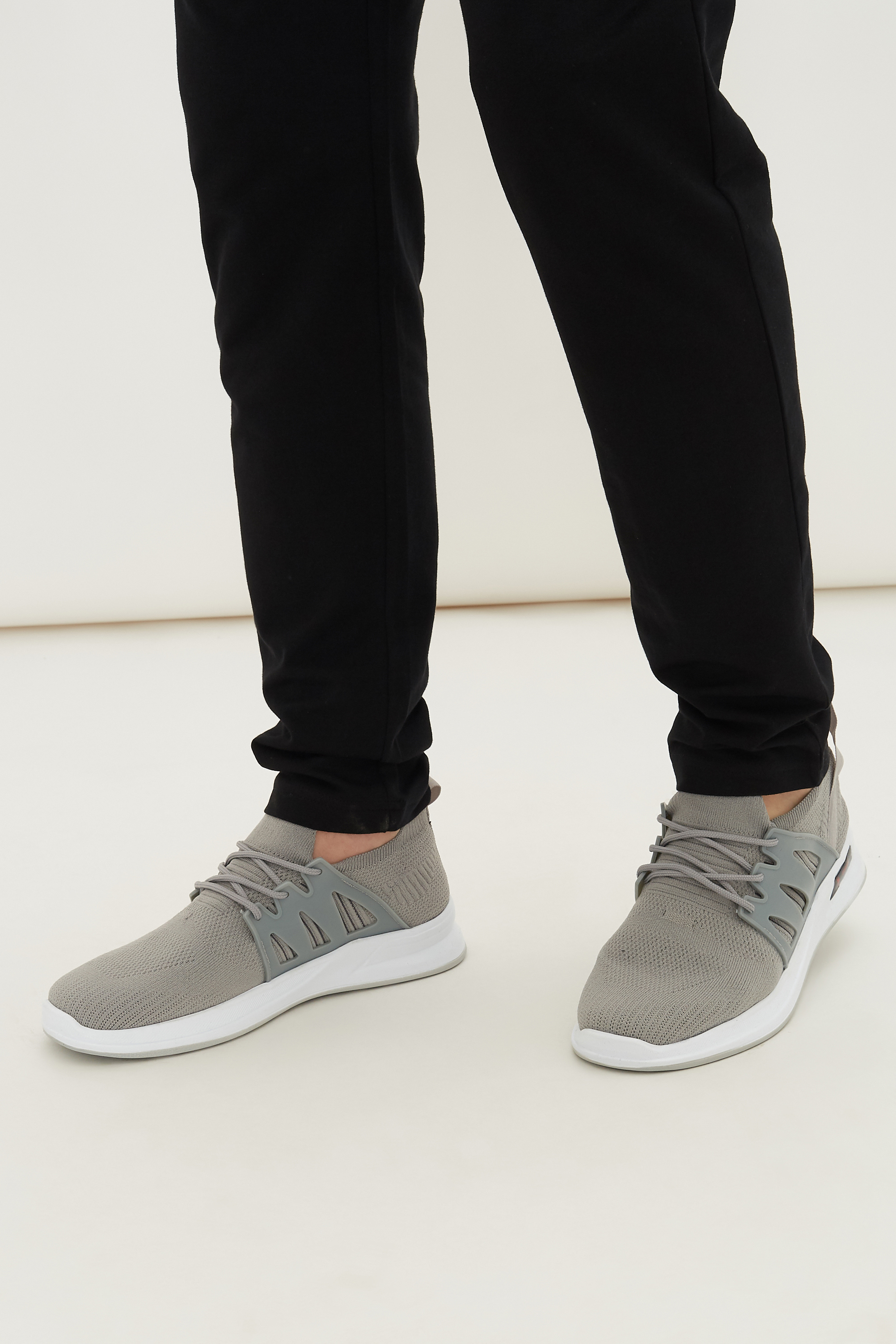 Кроссовки мужские U.S. POLO Assn. S081SZ0330Y21BRUSH_VR024 серые 43 RU, S081SZ0330Y21BRUSH_VR024
Кроссовки мужские U.S. POLO Assn. S081SZ0330Y21BRUSH_VR024 серые 43 RU, S081SZ0330Y21BRUSH_VR024