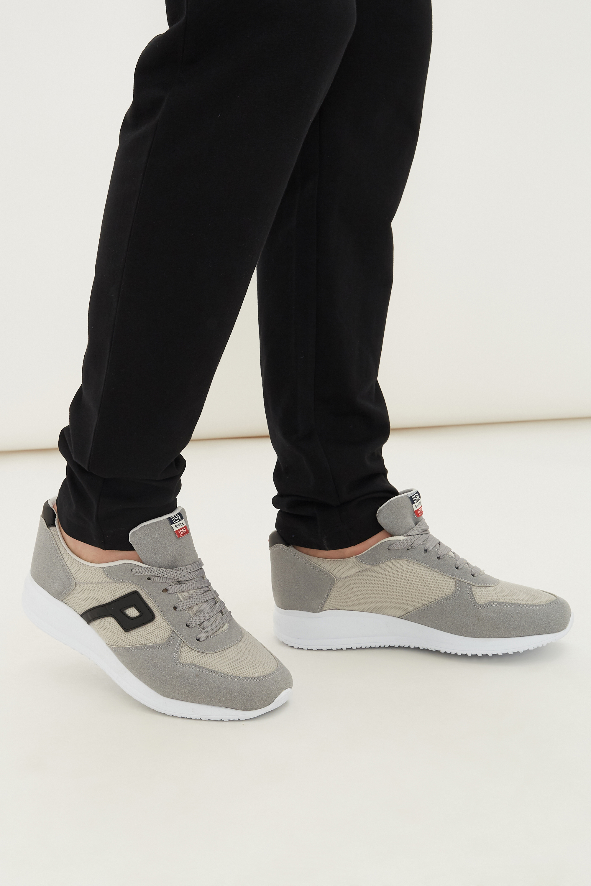 Кроссовки мужские U.S. POLO ASSN. S081SZ0330Y21POKETTO_VR024 серые 43 RU, S081SZ0330Y21POKETTO_VR024
Кроссовки мужские U.S. POLO ASSN. S081SZ0330Y21POKETTO_VR024 серые 43 RU, S081SZ0330Y21POKETTO_VR024