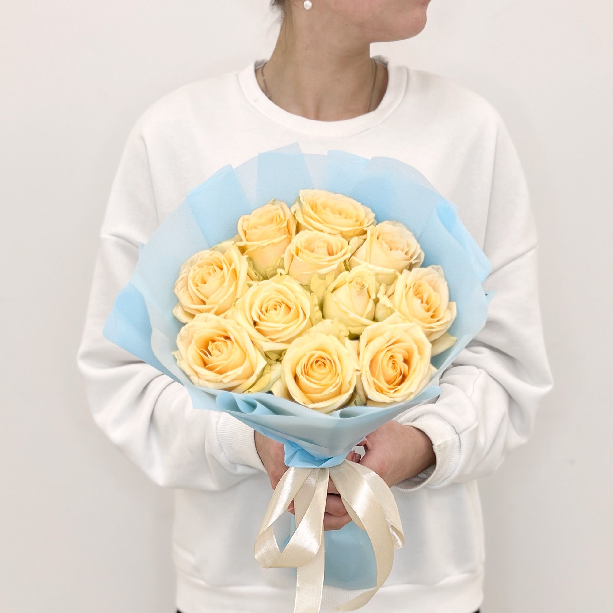 Монобукет Лэтуаль Flowers роза 40 см 11 шт. кремовый Праздничный FLW001196, Праздничный
Монобукет Лэтуаль Flowers роза 40 см 11 шт. кремовый Праздничный FLW001196, Праздничный