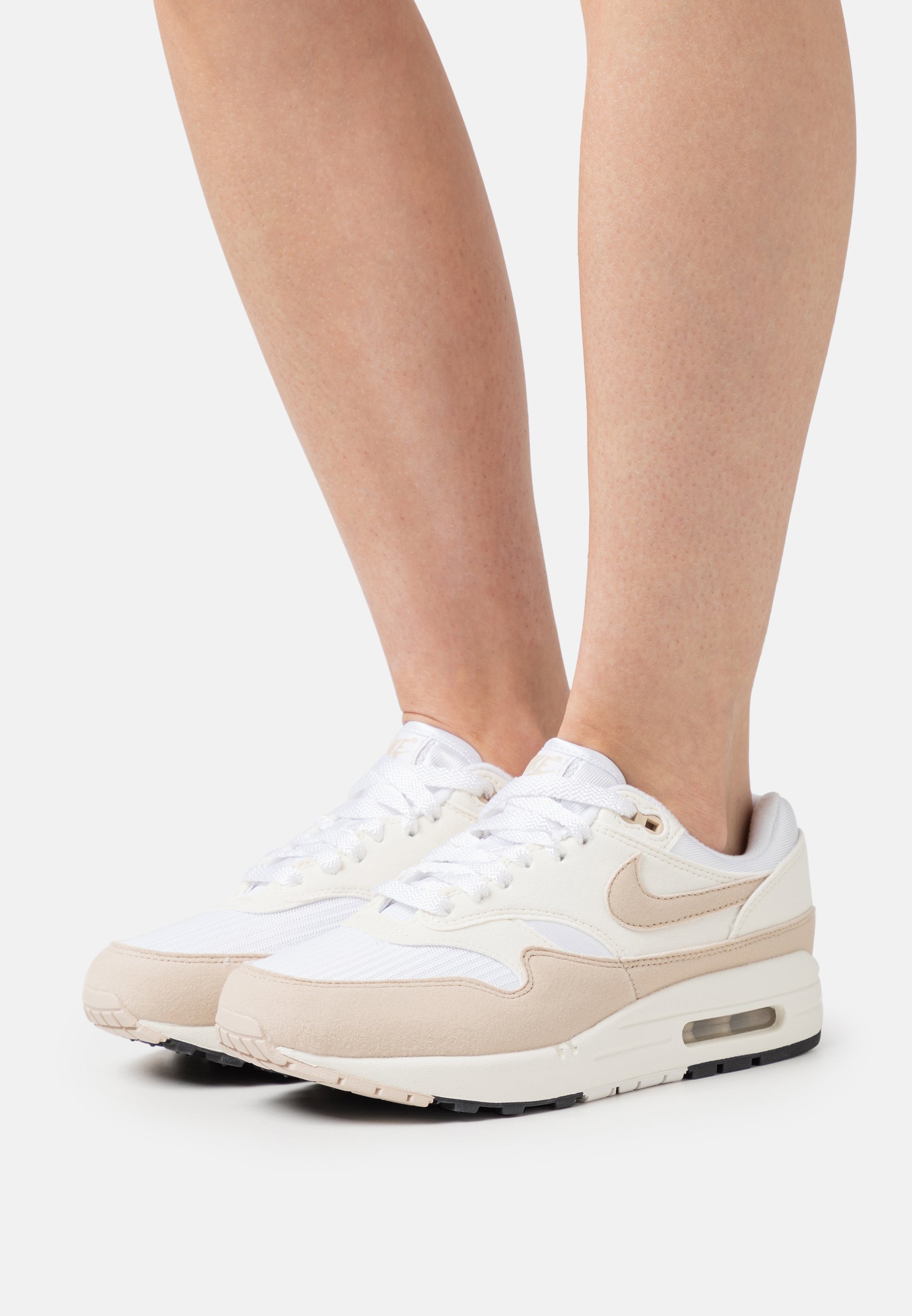 Кроссовки женские Nike Sportswear Air Max 1 '87 бежевые 42.5 EU (доставка из-за рубежа), Бежевый, Air Max 1 '87
Кроссовки женские Nike Sportswear Air Max 1 '87 бежевые 42.5 EU (доставка из-за рубежа), Бежевый, Air Max 1 '87
