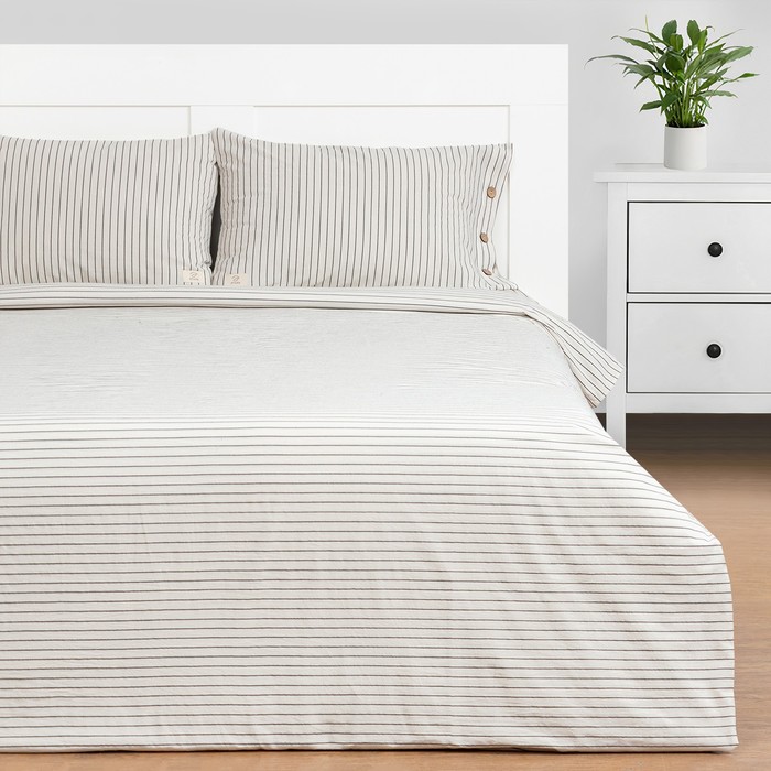 Постельное бельё Этель 1.5 сп White stripes 155х210 см,160х240 см,50х70-2шт, 100% жатый хл
Постельное бельё Этель 1.5 сп White stripes 155х210 см,160х240 см,50х70-2шт, 100% жатый хл