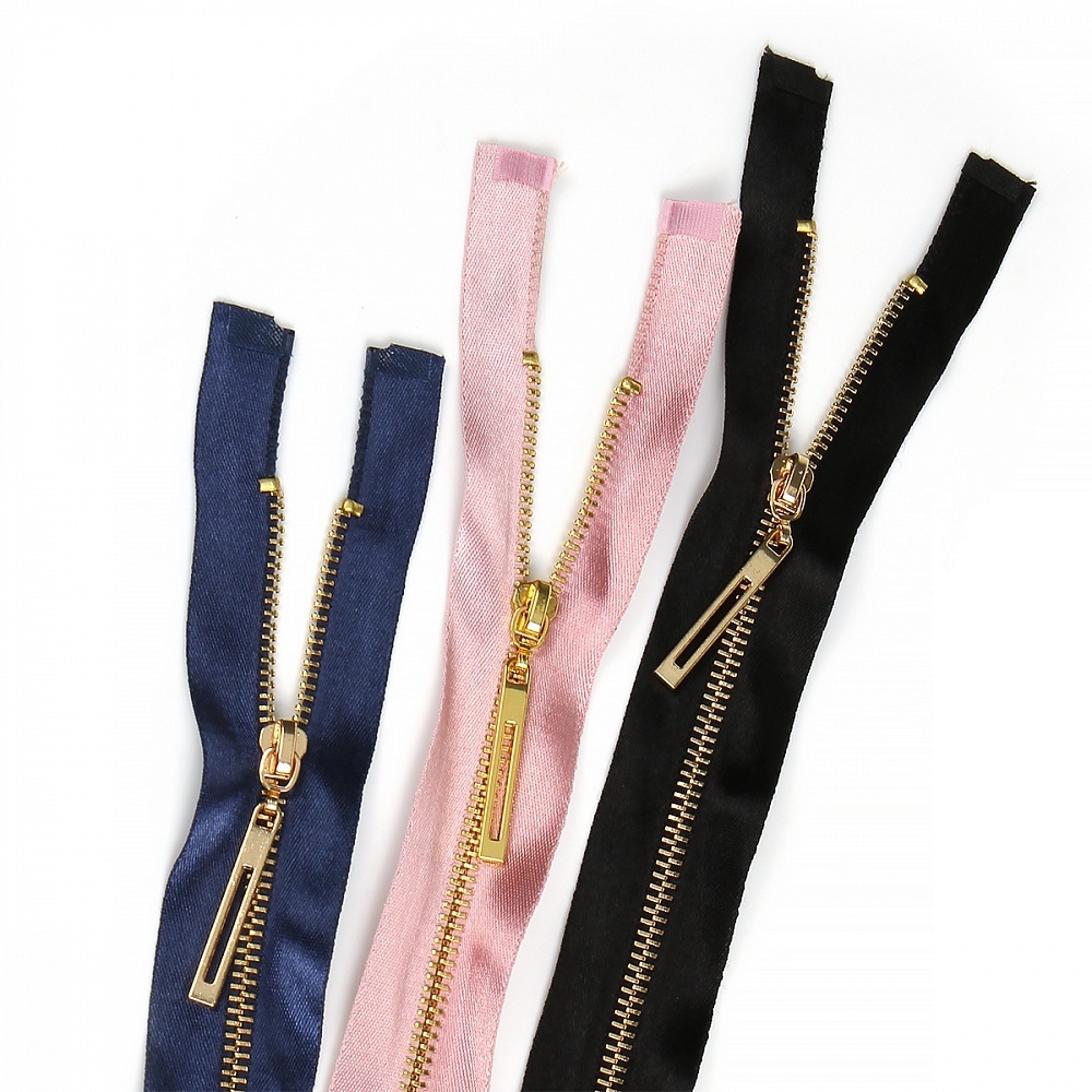 MaxZipper металл, №3 золото, атласная тесьма, 60 см, 3 цвета х 4 шт, металл, №3 золото, атласная тесьма, 60 см, 3 цвета х 4 шт
MaxZipper металл, №3 золото, атласная тесьма, 60 см, 3 цвета х 4 шт, металл, №3 золото, атласная тесьма, 60 см, 3 цвета х 4 шт