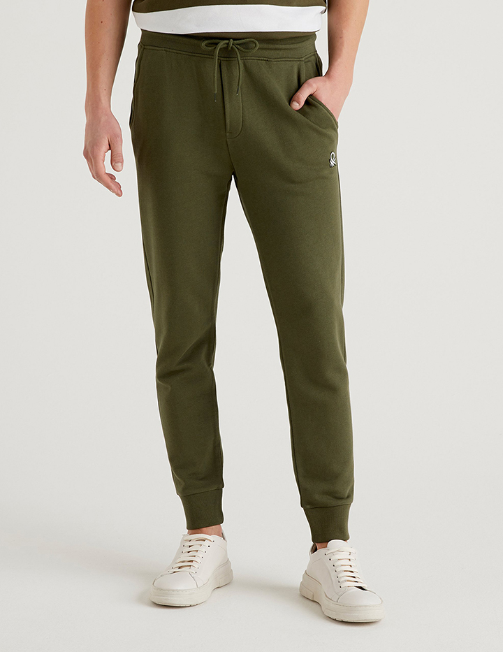 Спортивные брюки мужские United Colors of Benetton 21A_3J68P0503 хаки S, 21A_3J68P0503
Спортивные брюки мужские United Colors of Benetton 21A_3J68P0503 хаки S, 21A_3J68P0503