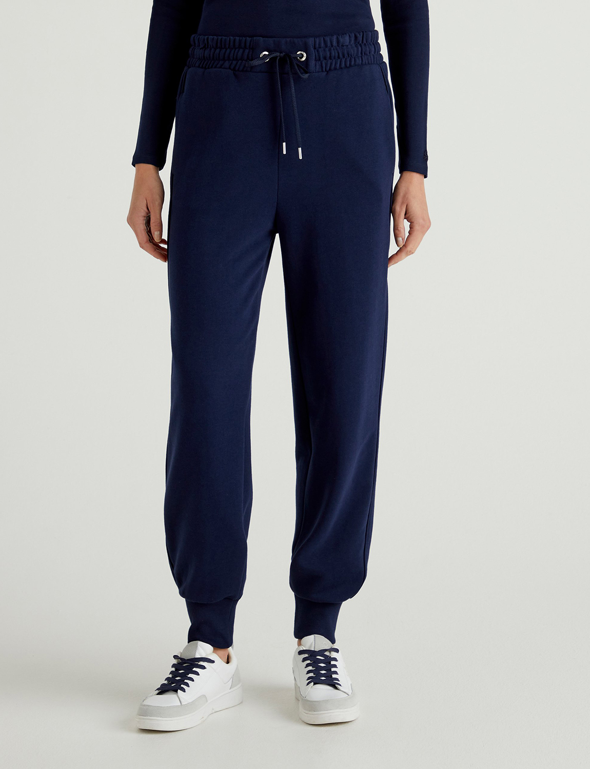 Спортивные брюки женские United Colors of Benetton 21A_3J68P0509 синие M, 21A_3J68P0509
Спортивные брюки женские United Colors of Benetton 21A_3J68P0509 синие M, 21A_3J68P0509