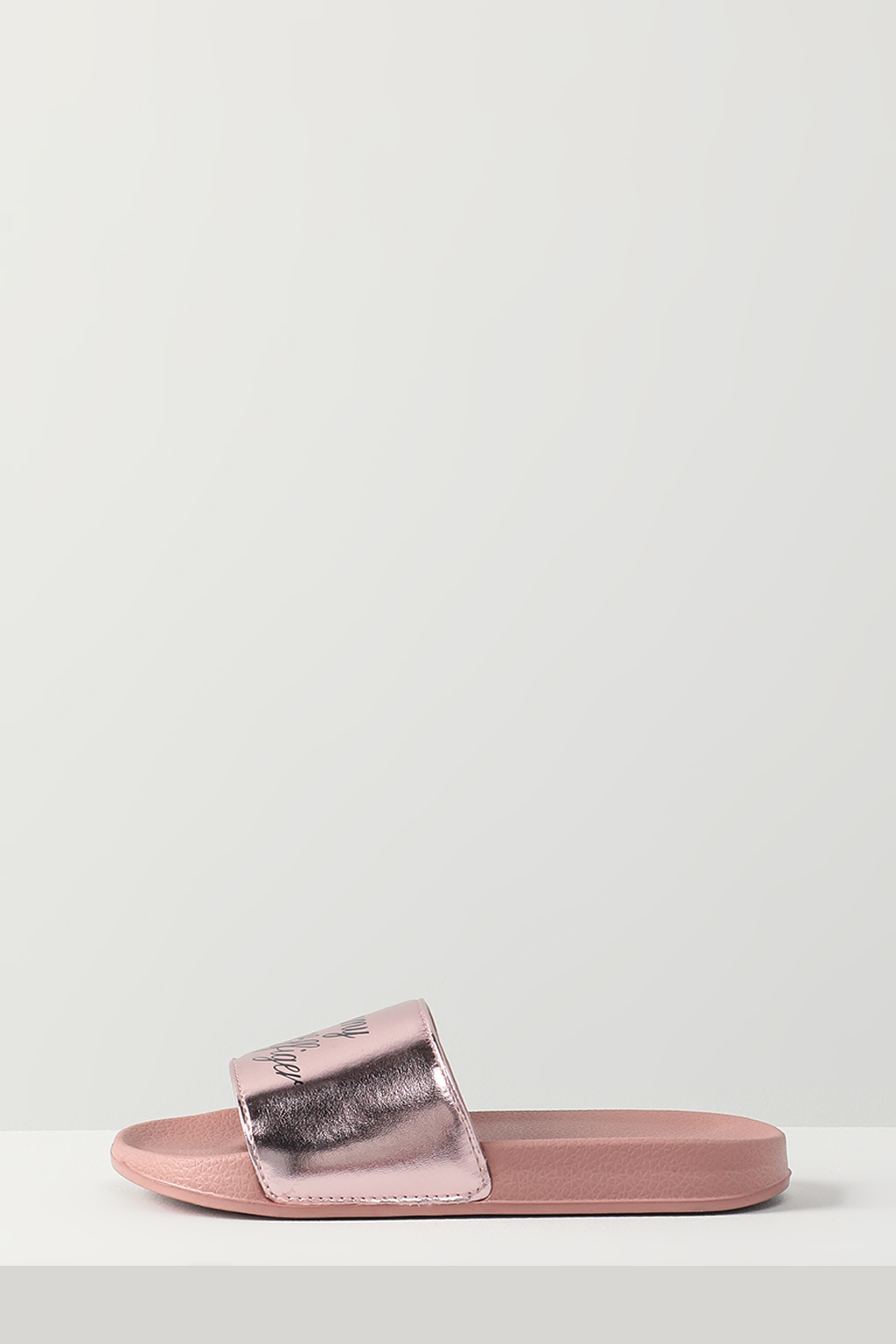 Шлепанцы Tommy Hilfiger T3A0-32799-1367341-, золотой, 35, Золотистый, T3A0-32799-1367341-
Шлепанцы Tommy Hilfiger T3A0-32799-1367341-, золотой, 35, Золотистый, T3A0-32799-1367341-