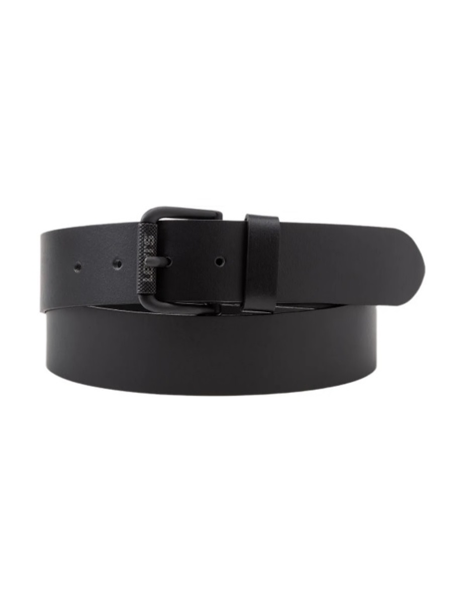 Ремень мужской Levis Textured Roller Buckle Belt черный, 70 см, Textured Roller Buckle Belt
Ремень мужской Levis Textured Roller Buckle Belt черный, 70 см, Textured Roller Buckle Belt