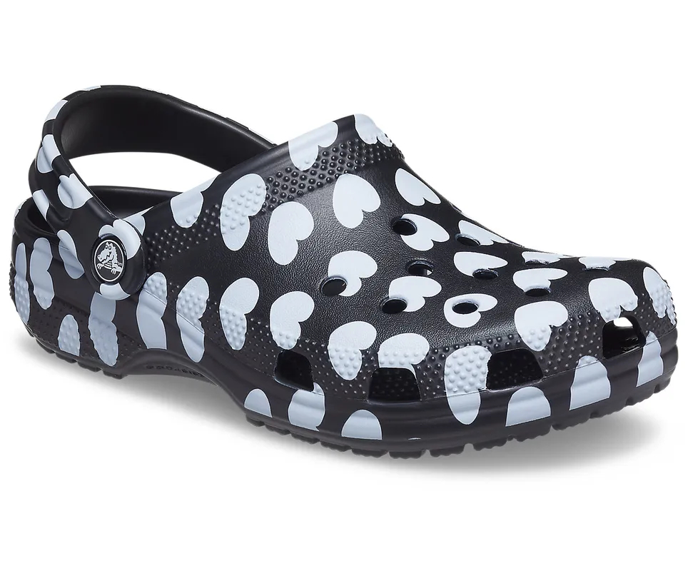 Сабо унисекс Crocs Classic Heart Print Clog 207679 черные 39-40 RU, Черный, Classic Heart Print Clog
Сабо унисекс Crocs Classic Heart Print Clog 207679 черные 39-40 RU, Черный, Classic Heart Print Clog