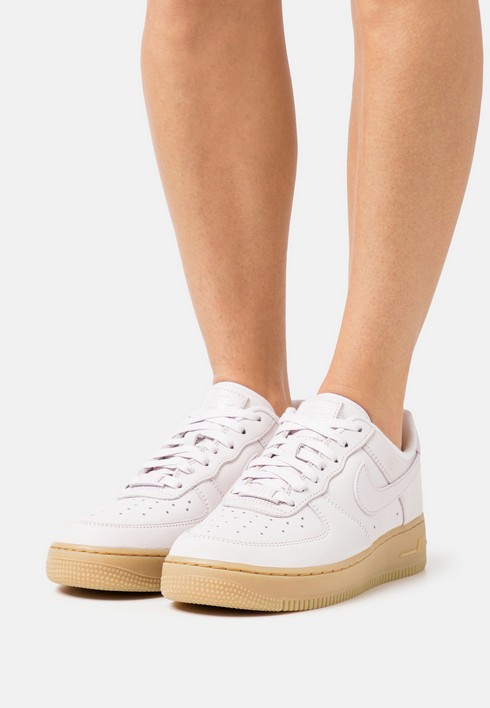 Кеды женские Nike Air Force 1 Premium белые 39 EU (доставка из-за рубежа), Белый, Air Force 1 Premium
Кеды женские Nike Air Force 1 Premium белые 39 EU (доставка из-за рубежа), Белый, Air Force 1 Premium