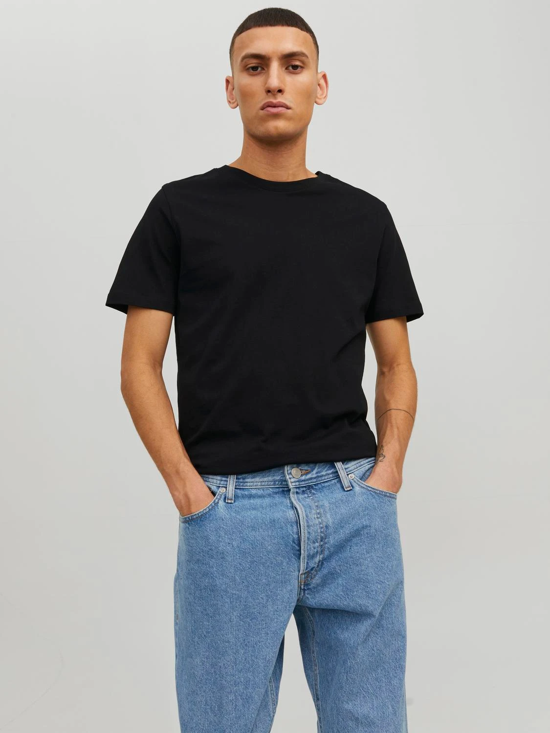 Футболка мужская Jack & Jones Plain Crew Neck 12156101 черная M, Черный, Plain Crew Neck
Футболка мужская Jack & Jones Plain Crew Neck 12156101 черная M, Черный, Plain Crew Neck