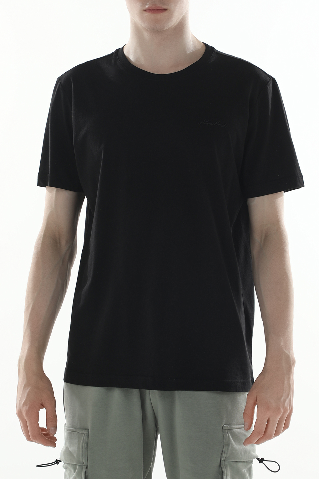 Футболка мужская Antony Morato MMKS02366-FA100231 черная L, Черный, MMKS02366-FA100231
Футболка мужская Antony Morato MMKS02366-FA100231 черная L, Черный, MMKS02366-FA100231