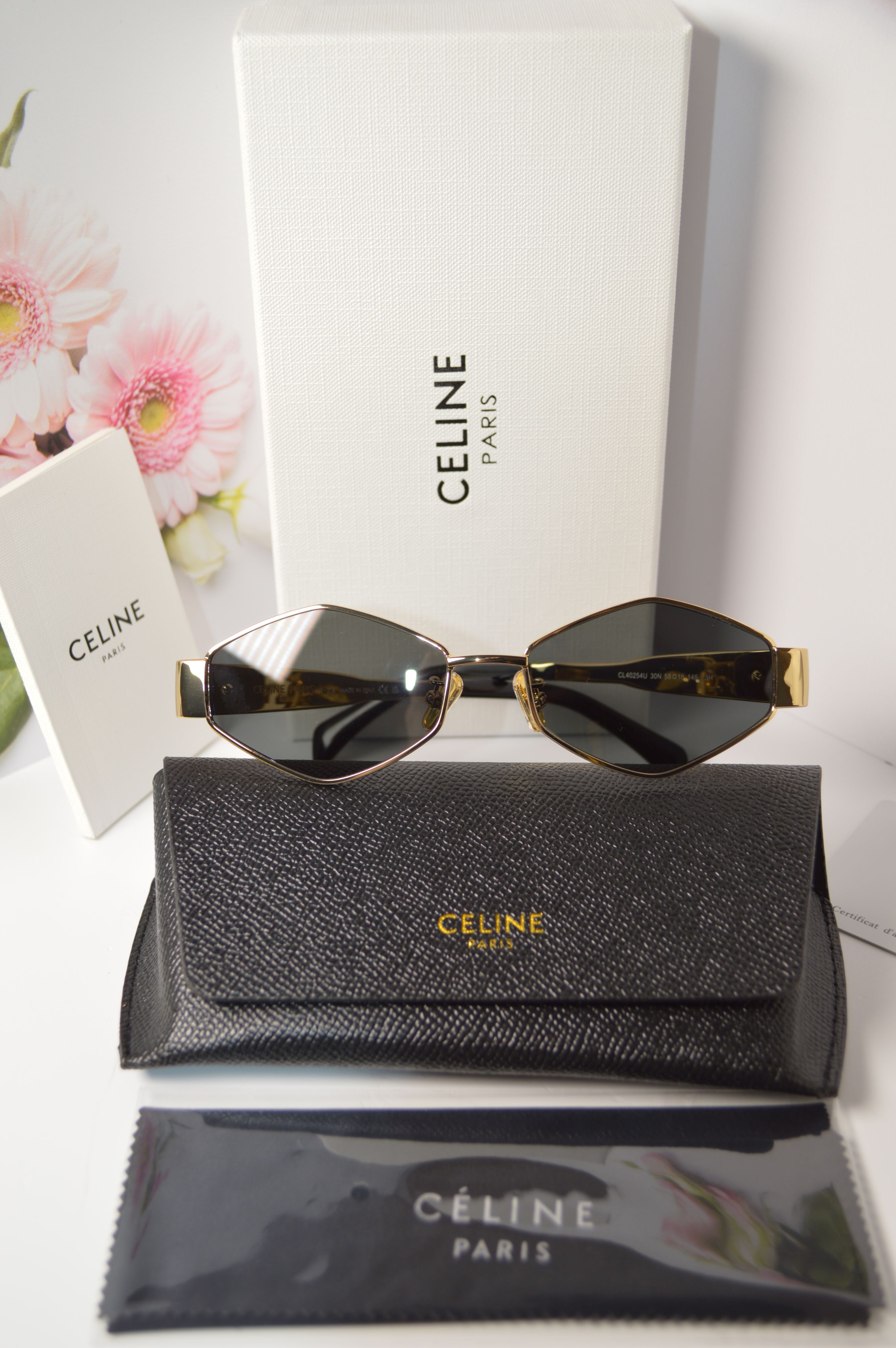 Солнцезащитные очки женские Celine OL-SZO-Celine-40254U-gold\grey серые, OL-SZO-Celine-40254U-gold\grey
Солнцезащитные очки женские Celine OL-SZO-Celine-40254U-gold\grey серые, OL-SZO-Celine-40254U-gold\grey