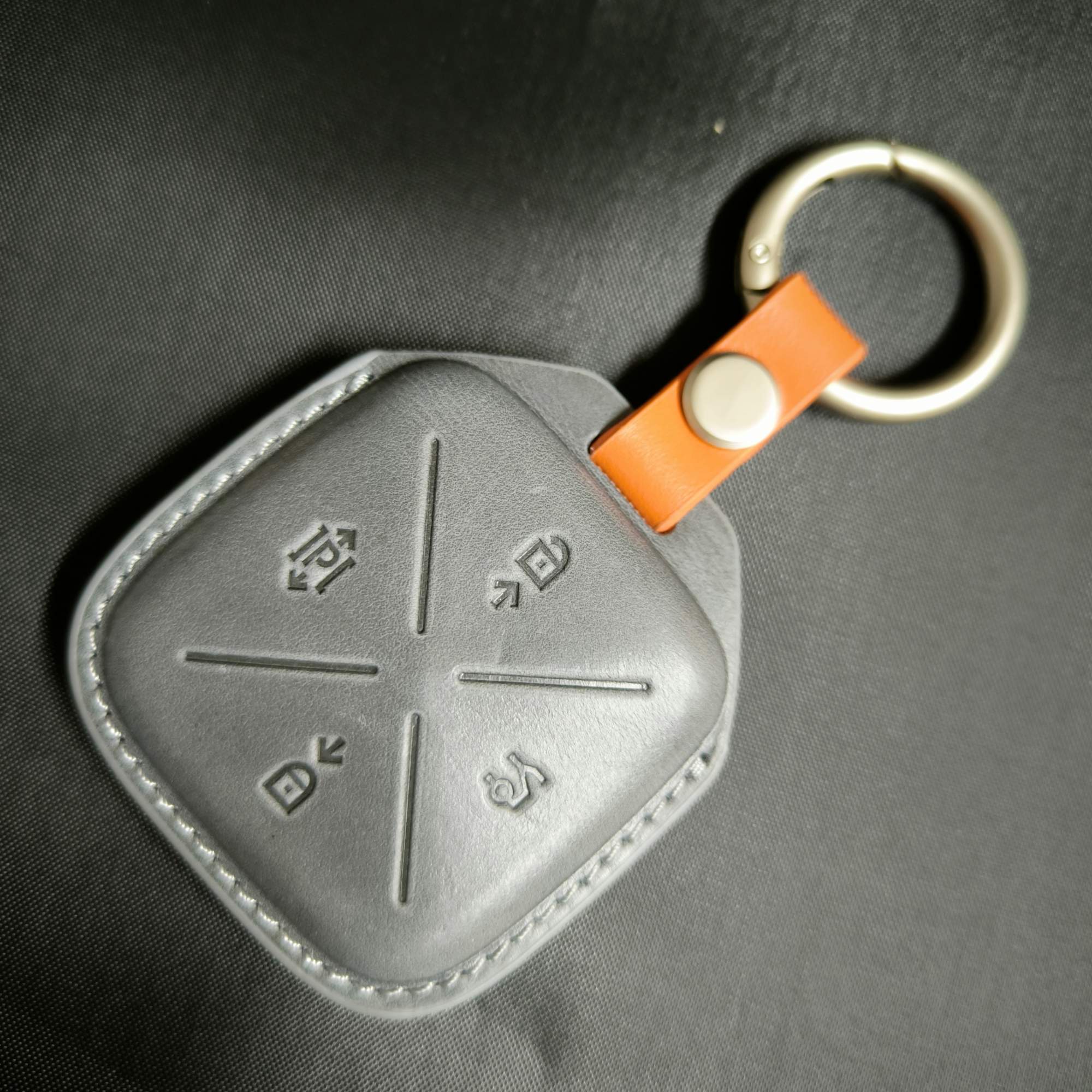 Чехол bluetooth ключа Elektro-smart для автомобиля Zeekr, кожа, Серый, zeekr_Bluetooth_key_skin
Чехол bluetooth ключа Elektro-smart для автомобиля Zeekr, кожа, Серый, zeekr_Bluetooth_key_skin