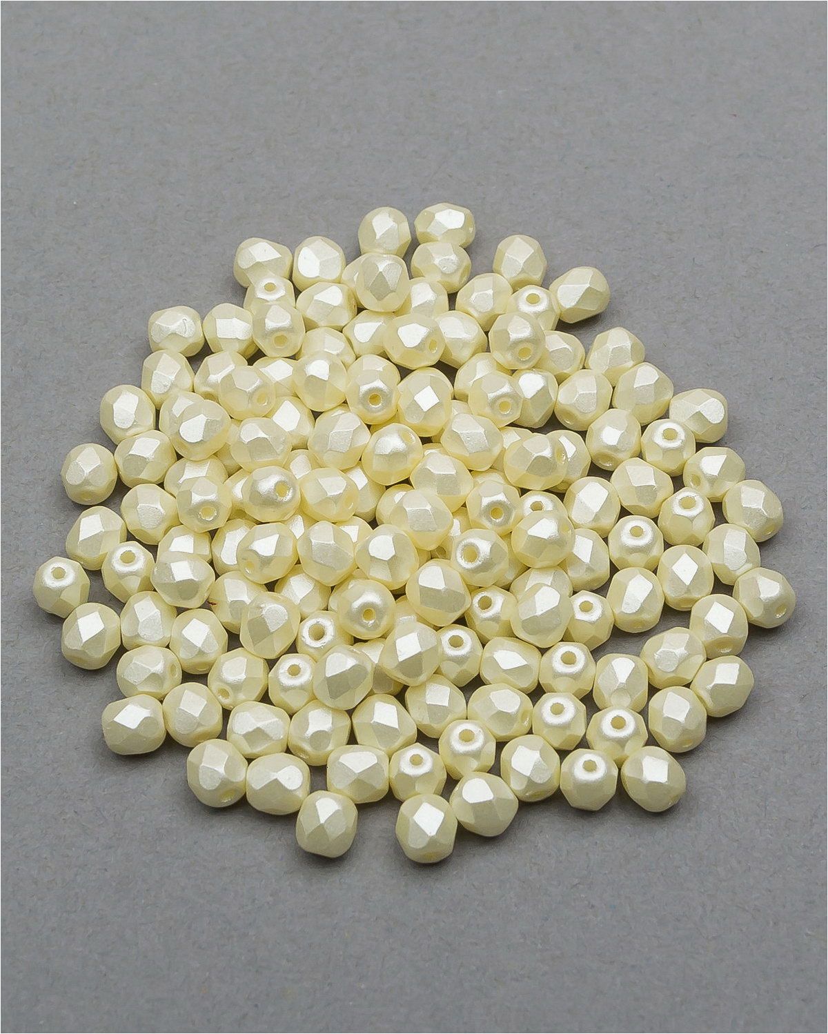 Стеклянные чешские бусины ганеные круг 4 мм Alabaster Pastel Light Cream 150шт, Бежевый, FP-4
Стеклянные чешские бусины ганеные круг 4 мм Alabaster Pastel Light Cream 150шт, Бежевый, FP-4