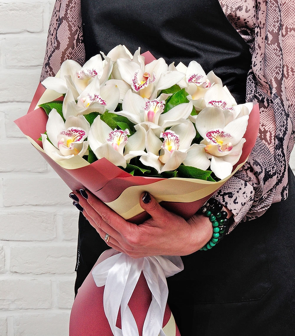 Букет цветов Studio Floristic орхидея 40 см белый Коктейль нежности и счастья, Коктейль нежности и счастья
Букет цветов Studio Floristic орхидея 40 см белый Коктейль нежности и счастья, Коктейль нежности и счастья