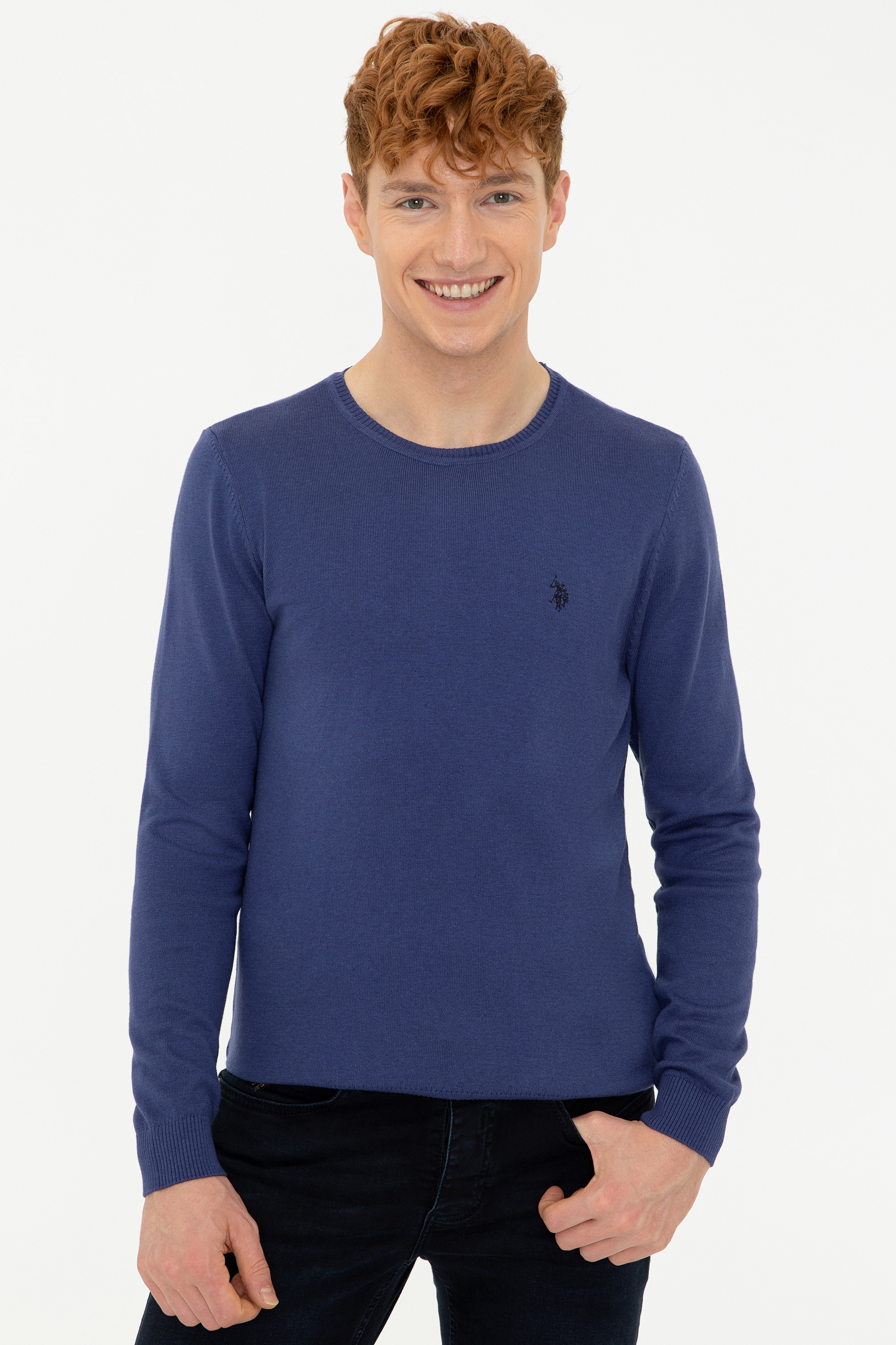 Джемпер мужской U.S. POLO Assn. G081SZ0TK0ERNESTO-SK21-E синий M, G081SZ0TK0ERNESTO-SK21-E
Джемпер мужской U.S. POLO Assn. G081SZ0TK0ERNESTO-SK21-E синий M, G081SZ0TK0ERNESTO-SK21-E