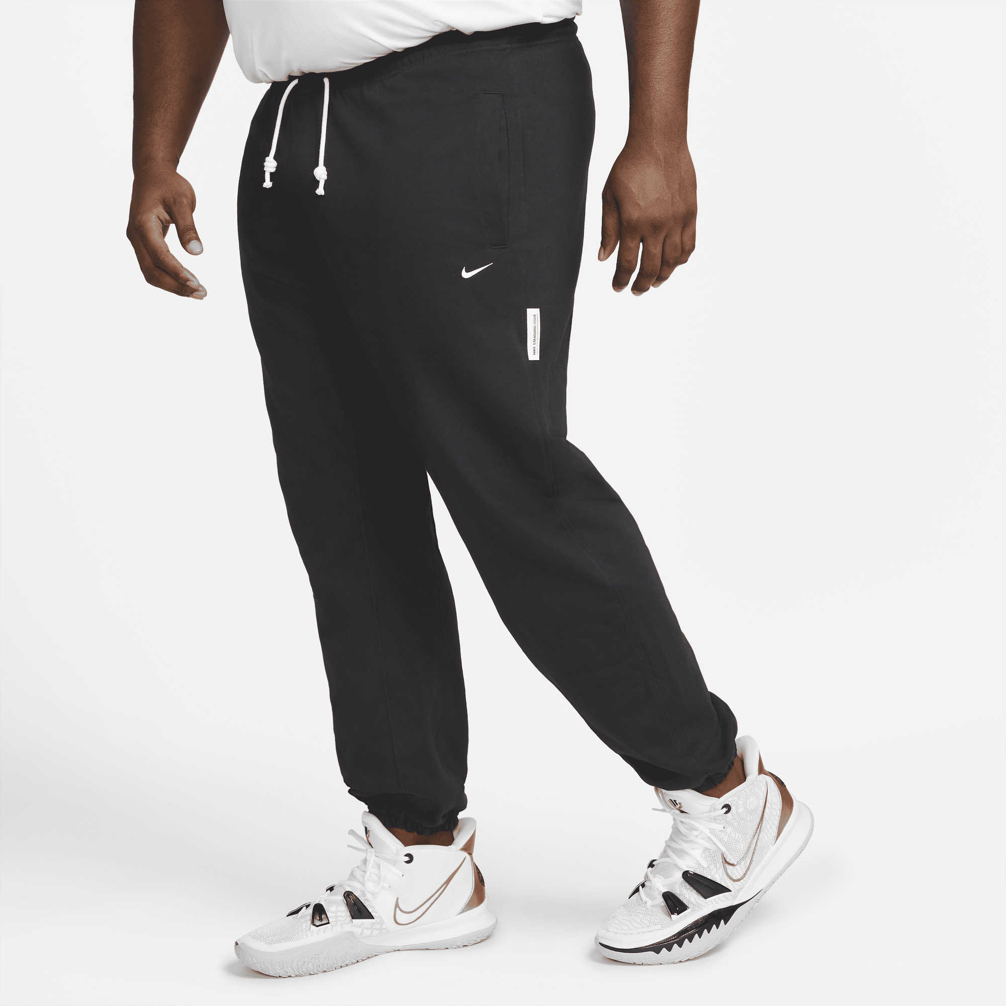 Брюки мужские Nike Dri-Fit Standard Issue CK6365-010 черные XXL, Черный, Dri-Fit Standard Issue
Брюки мужские Nike Dri-Fit Standard Issue CK6365-010 черные XXL, Черный, Dri-Fit Standard Issue