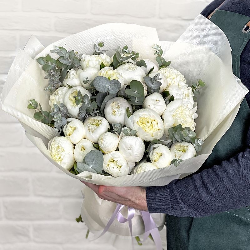 Монобукет Studio Floristic пион 40 см 27 шт. белый Комплимент королеве, Комплимент королеве
Монобукет Studio Floristic пион 40 см 27 шт. белый Комплимент королеве, Комплимент королеве