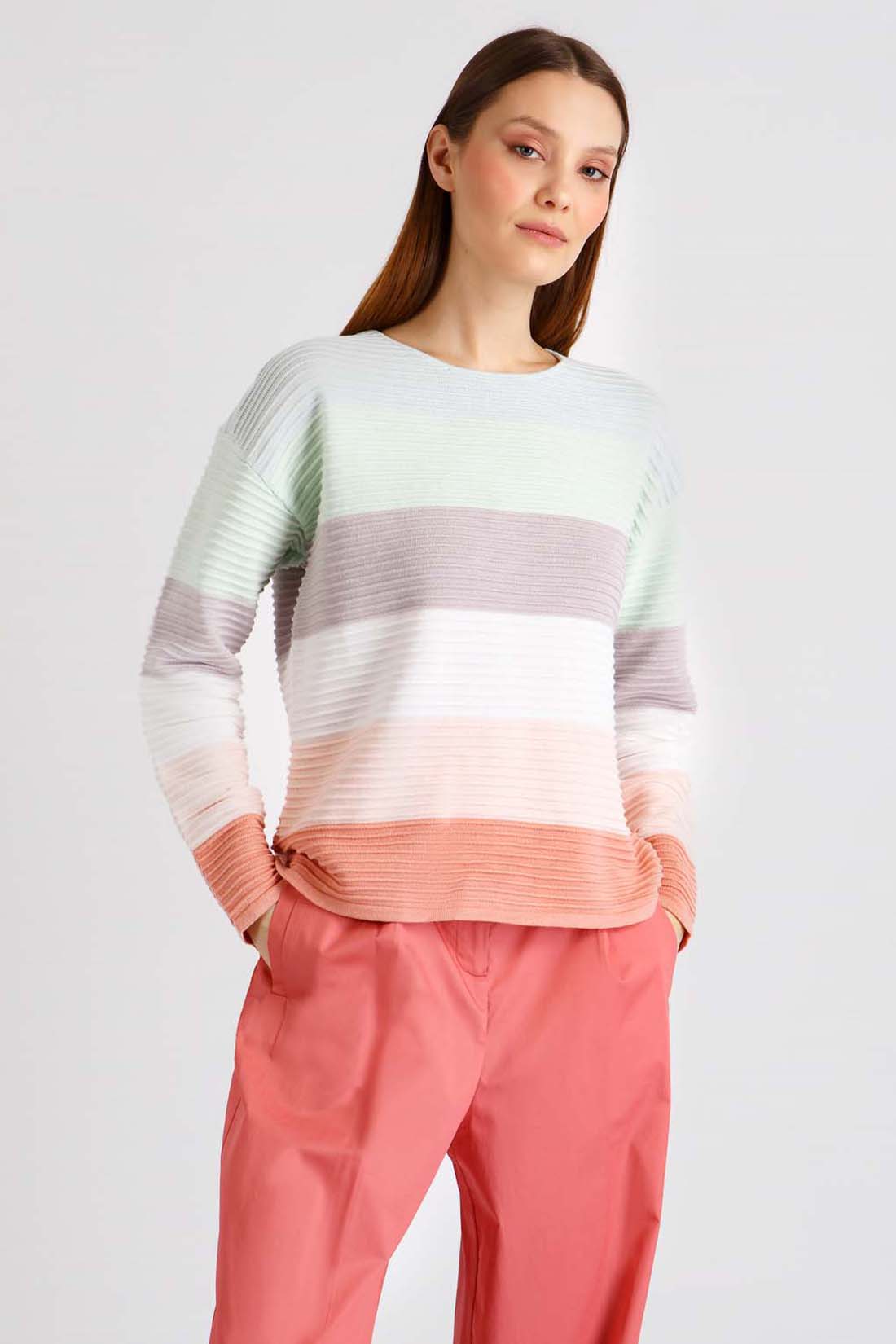 Джемпер женский Baon B131206 разноцветный 2XL, B131206
Джемпер женский Baon B131206 разноцветный 2XL, B131206