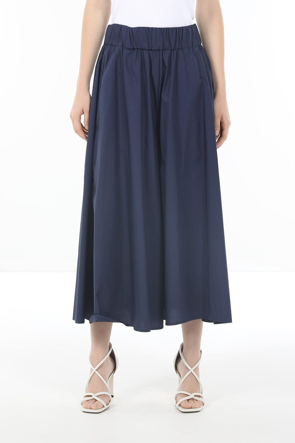 Бриджи женские Piombo 1979207 синие XL, Синий, 1979207
Бриджи женские Piombo 1979207 синие XL, Синий, 1979207