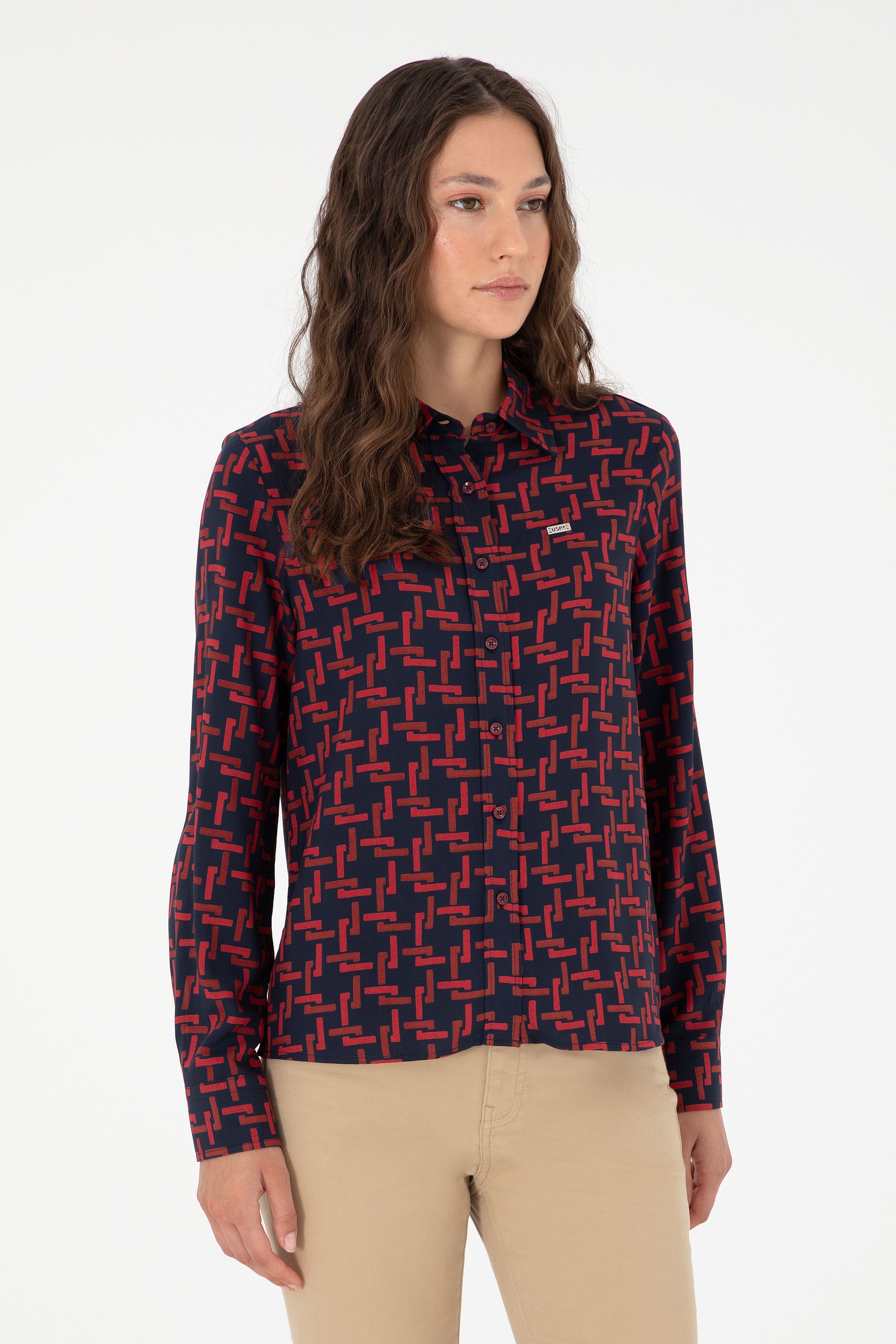 Блуза женская U.S. POLO Assn. G082GL0040KHLOE синяя 36 EU, Синий, G082GL0040KHLOE
Блуза женская U.S. POLO Assn. G082GL0040KHLOE синяя 36 EU, Синий, G082GL0040KHLOE