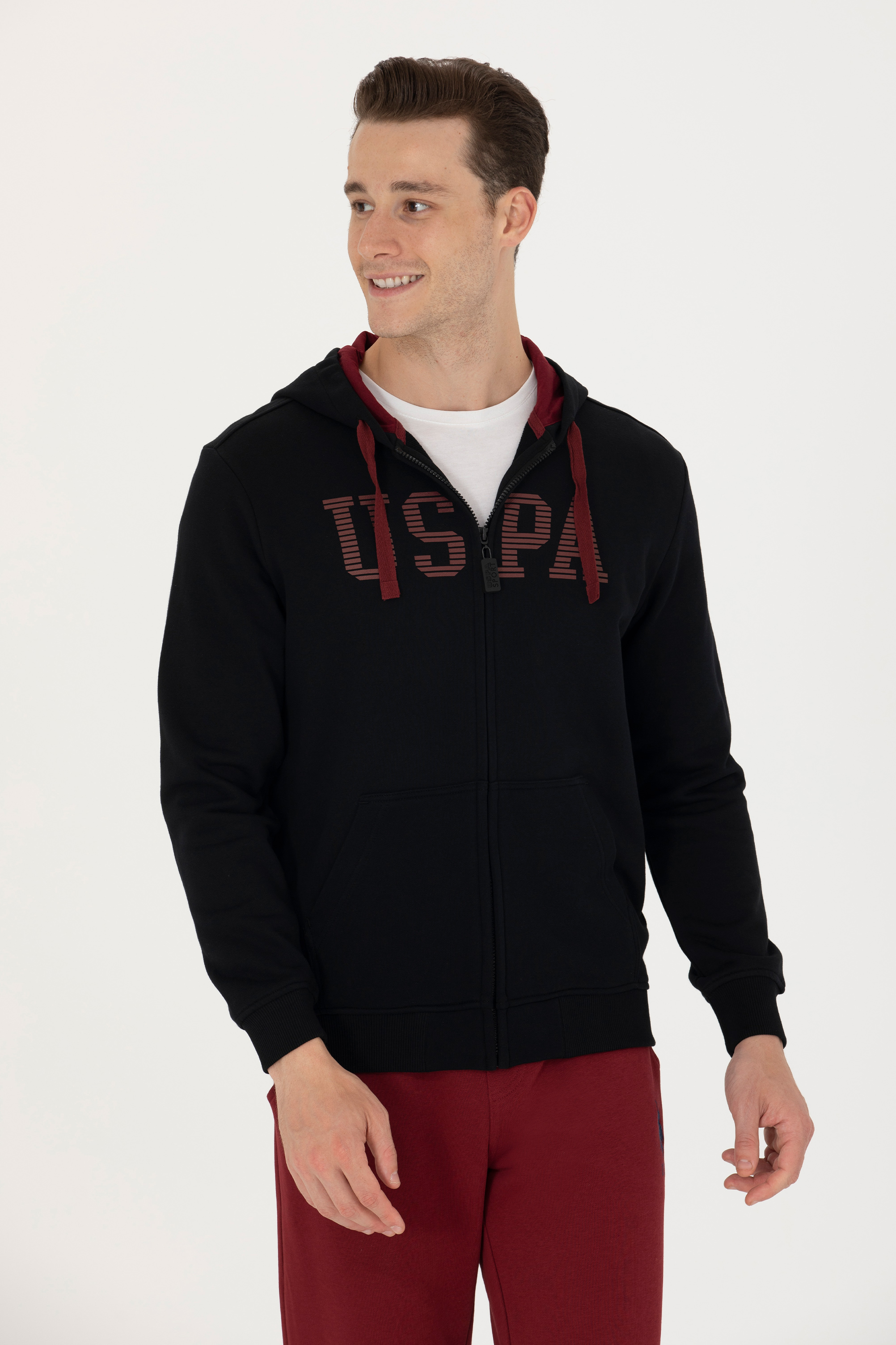 Толстовка мужская US Polo G081SZ0820AREN23K-E черная S, Черный, G081SZ0820AREN23K-E
Толстовка мужская US Polo G081SZ0820AREN23K-E черная S, Черный, G081SZ0820AREN23K-E