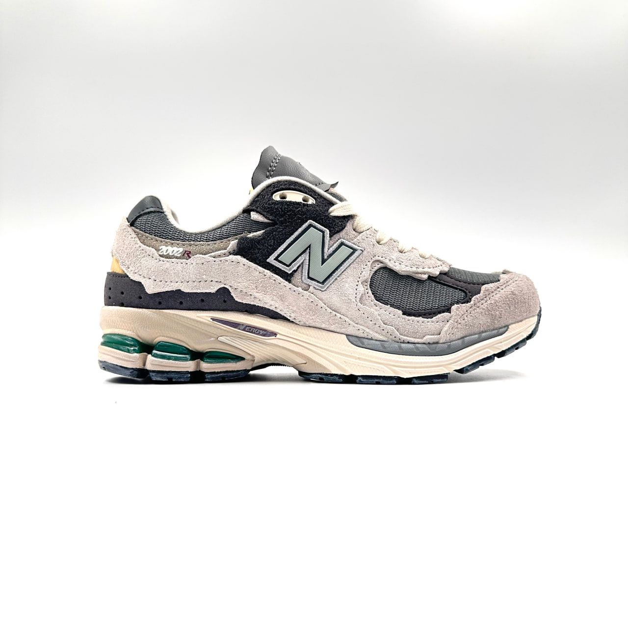Спортивные кроссовки мужские New Balance 2002R разноцветные 40 EU, Разноцветный, 2002R
Спортивные кроссовки мужские New Balance 2002R разноцветные 40 EU, Разноцветный, 2002R