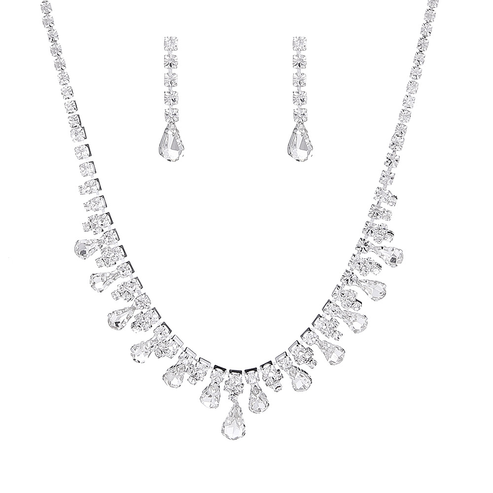 Комплект (колье+серьги) из бижутерного сплава с кристаллами LUMINA JEWELS КитАк-2083, КитАк-2083
Комплект (колье+серьги) из бижутерного сплава с кристаллами LUMINA JEWELS КитАк-2083, КитАк-2083