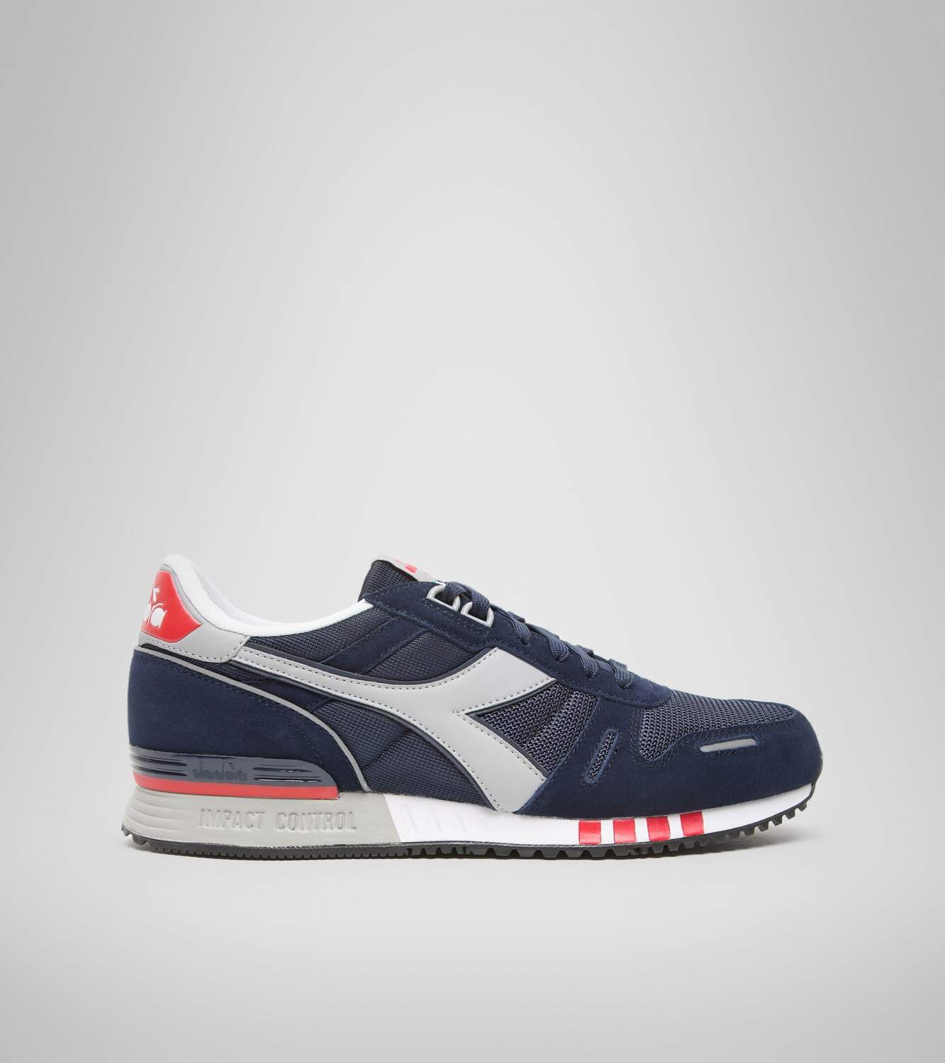 Diadora TITAN 9 UK