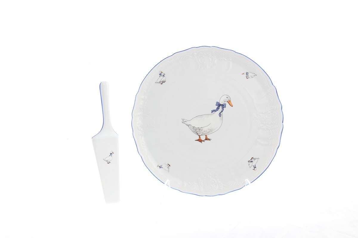 Фарфор гуси чехия. Thun чешский фарфор гуси. Тарелки с гусями thun. Посуда гуси тхун чехия. Посуда гуси чехия распродажа.