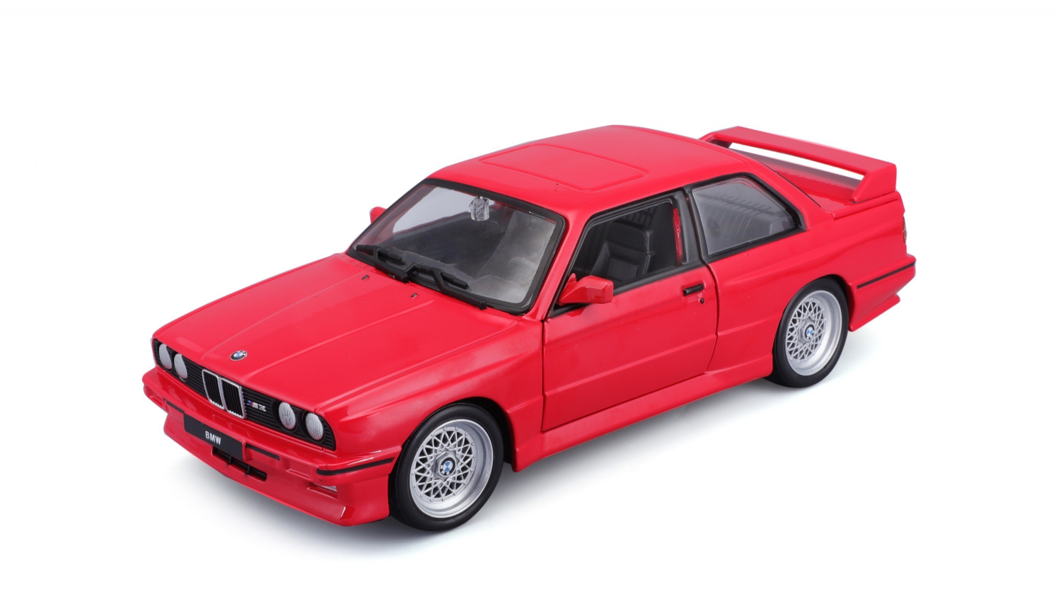 Машина Bburago 1988 BMW 3 Series M3 1/24 красный 18-21100 – купить в  Москве, цены в интернет-магазинах на Мегамаркет