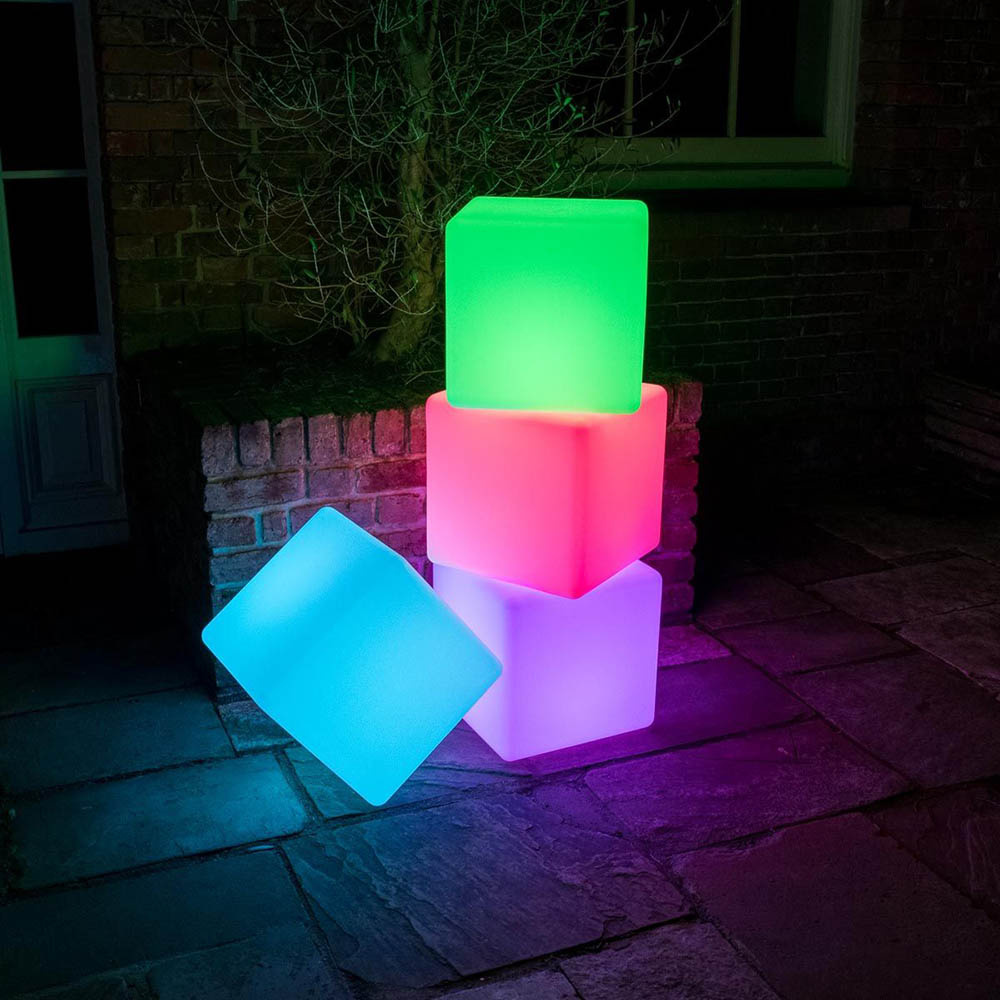 Описание Настенный светильник Куб 20х20см с RGB подсветкой TIA-SPORT