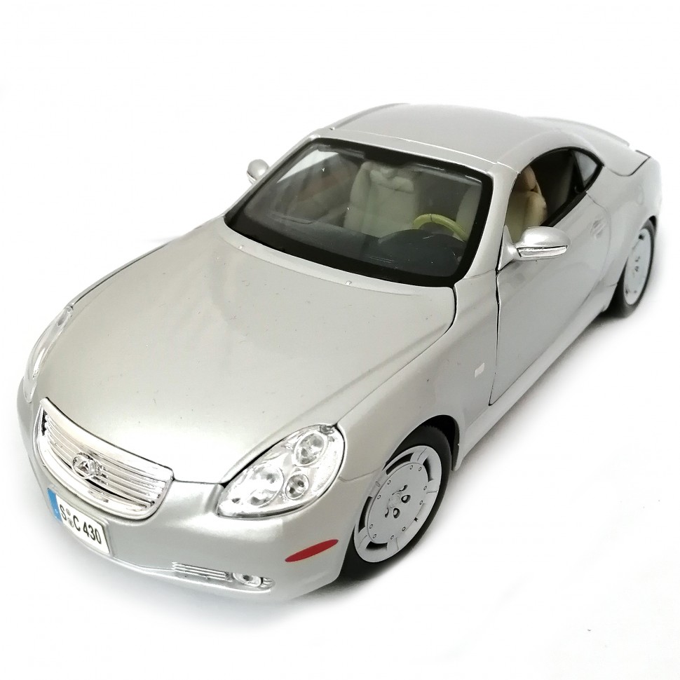 Купить коллекционная модель автомобиля Lexus SC 430 Bburago 1/18 металл  18-12017 silver, цены на Мегамаркет