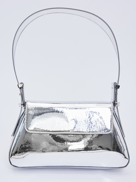 аксессуары серебристого и серого цвета