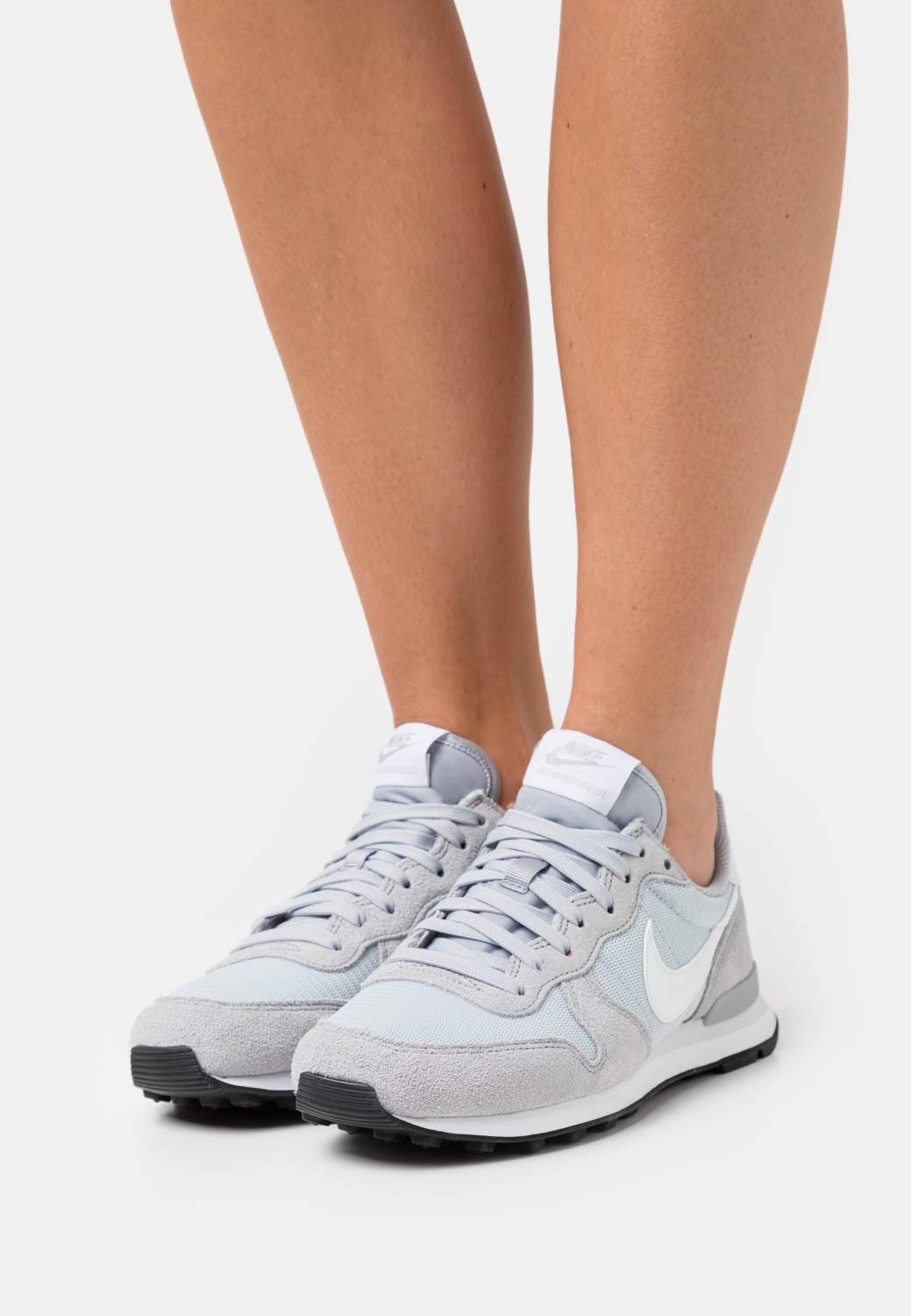 Nike internationalist damen white store