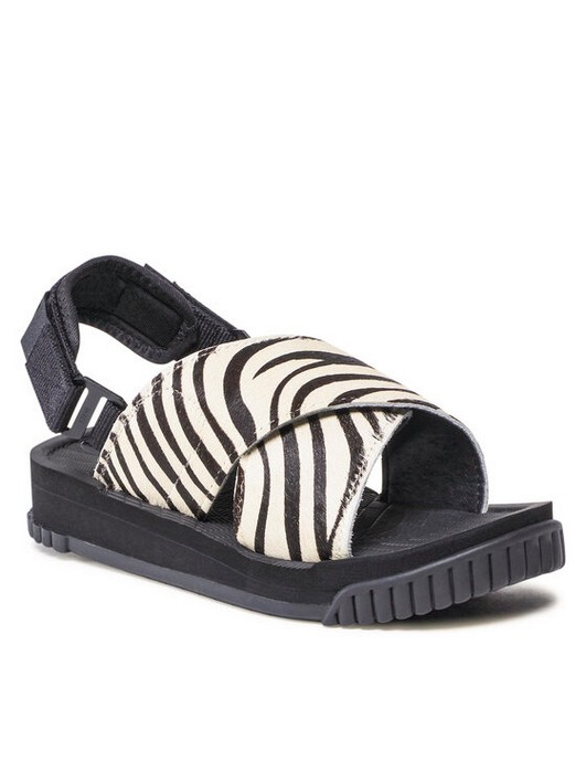 Adidas deals 219 sandal