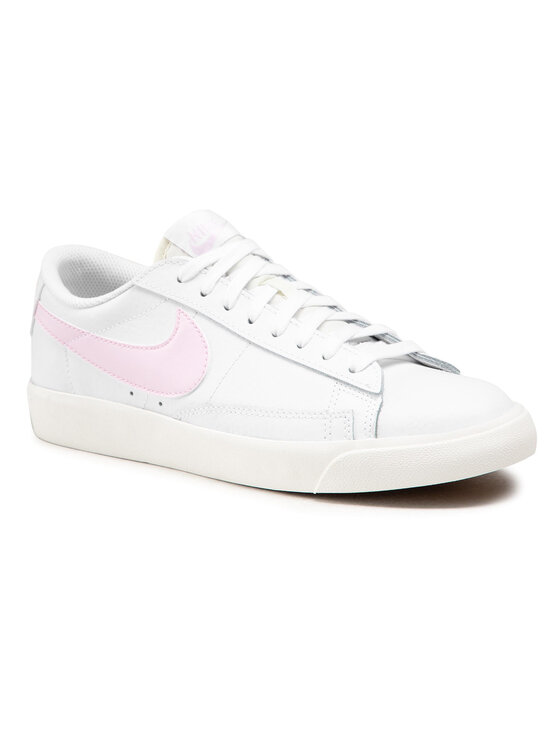 Nike best sale blazer 44