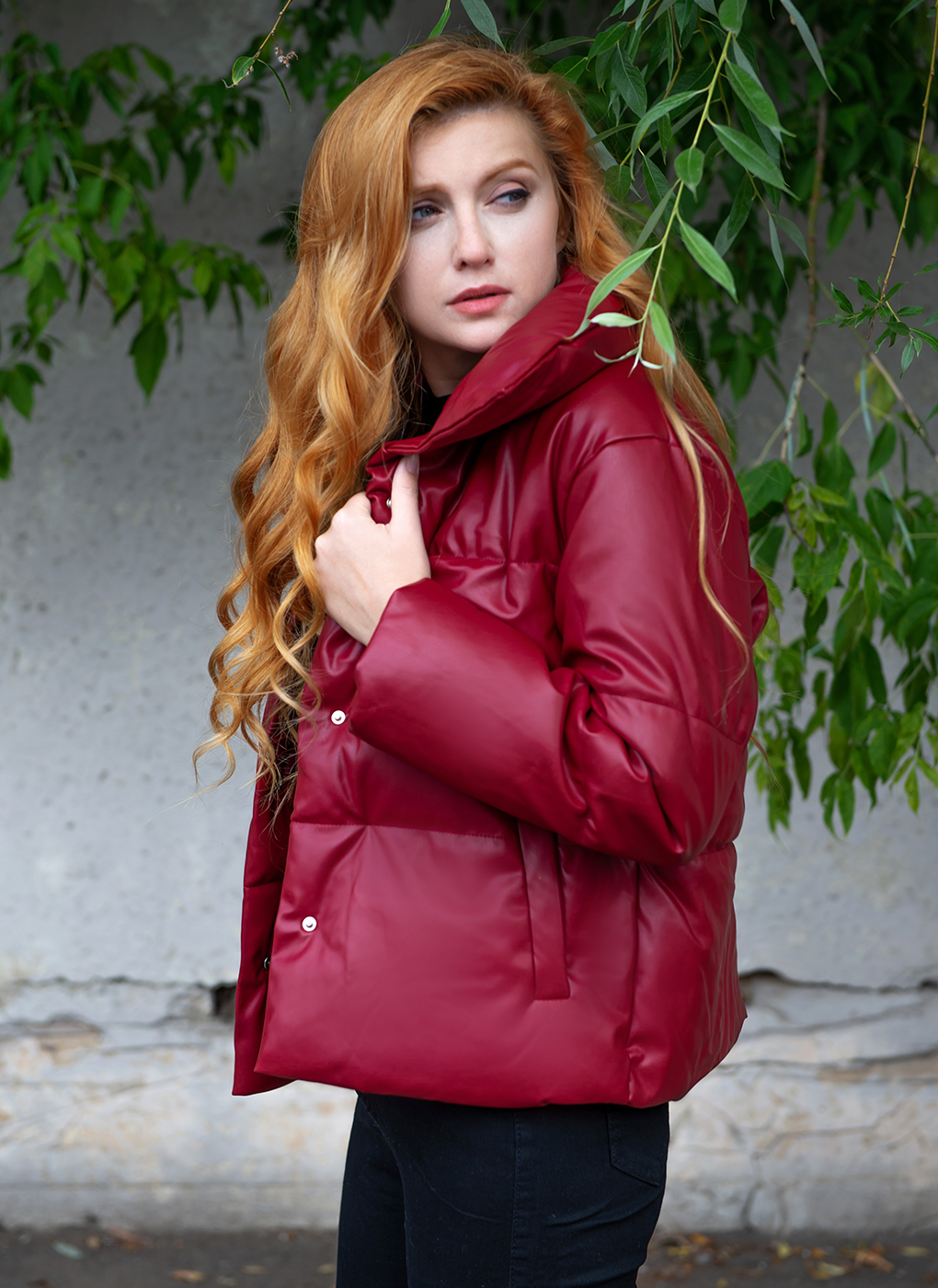 Красные женские кожаные куртки — купить в интернет-магазине Ламода