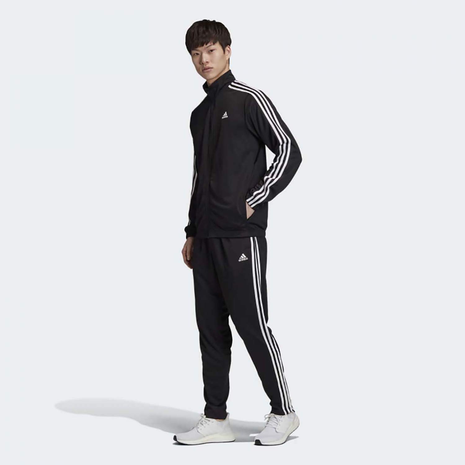 Костюм мужской Adidas FS4323 черный L – купить в Москве, цены в  интернет-магазинах на Мегамаркет