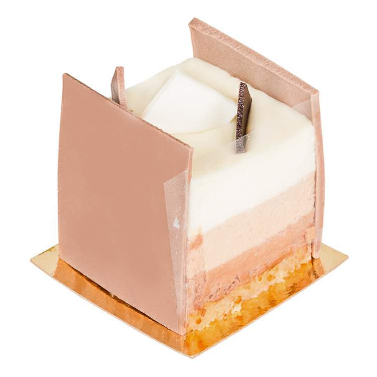 леберже кондитерская торты. пирожное три шоколада леберже сырное. торт три шоколада leberge.