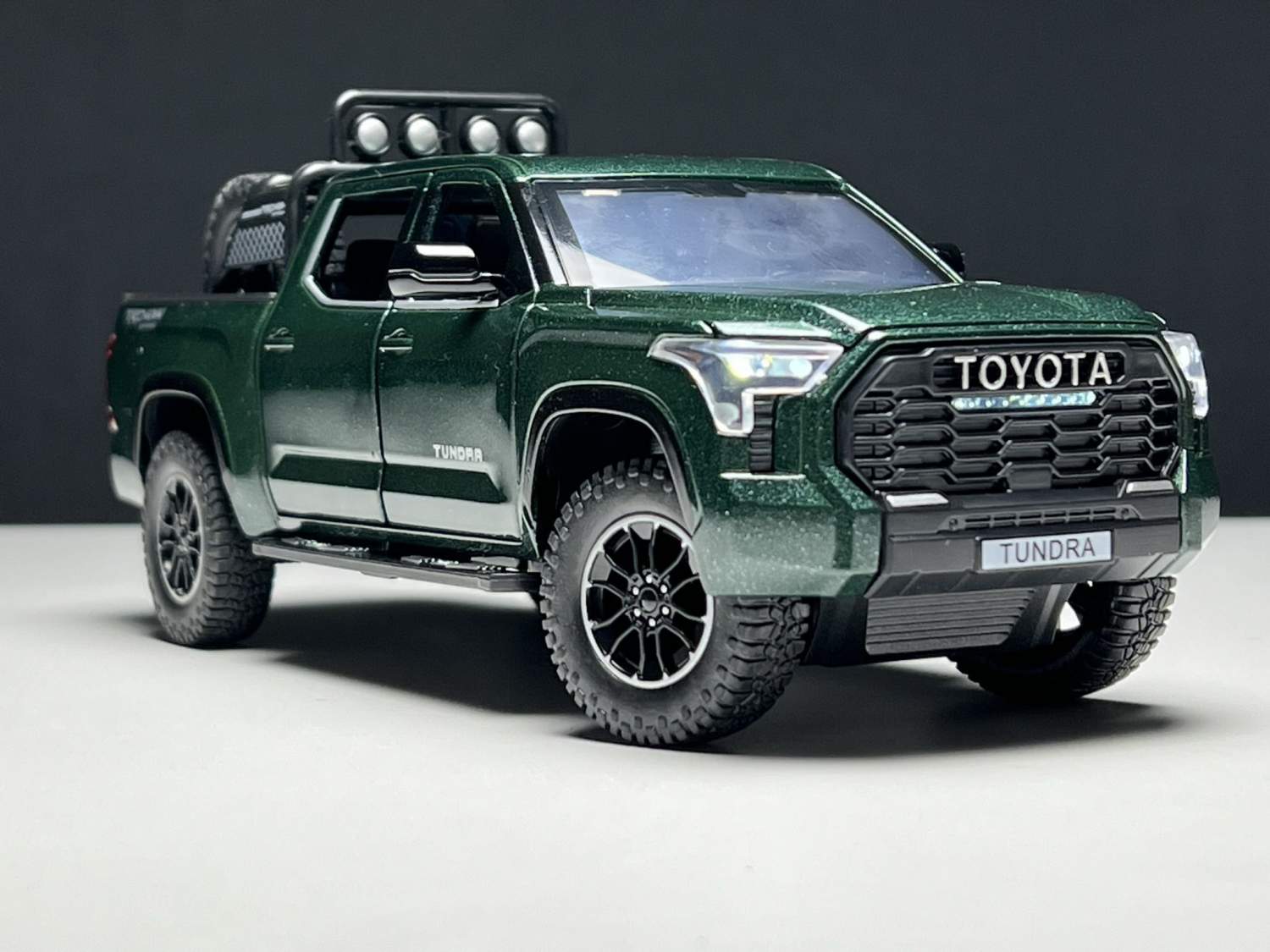 Купить машинка металлическая Элемент Toyota tundra 1:24, цены на Мегамаркет