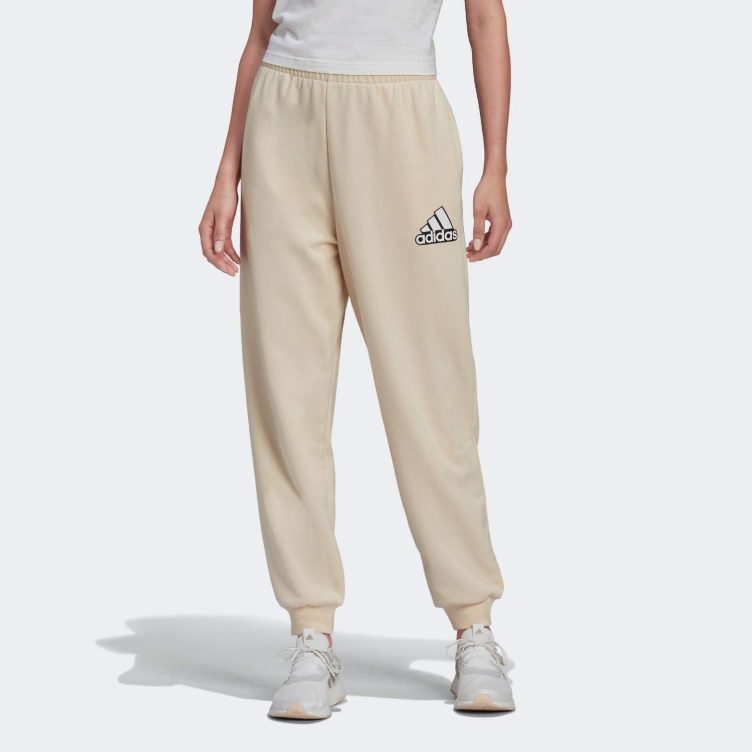 Спортивные брюки женские Adidas HC9175 белые S - купить в Москве, цены на Мегамаркет