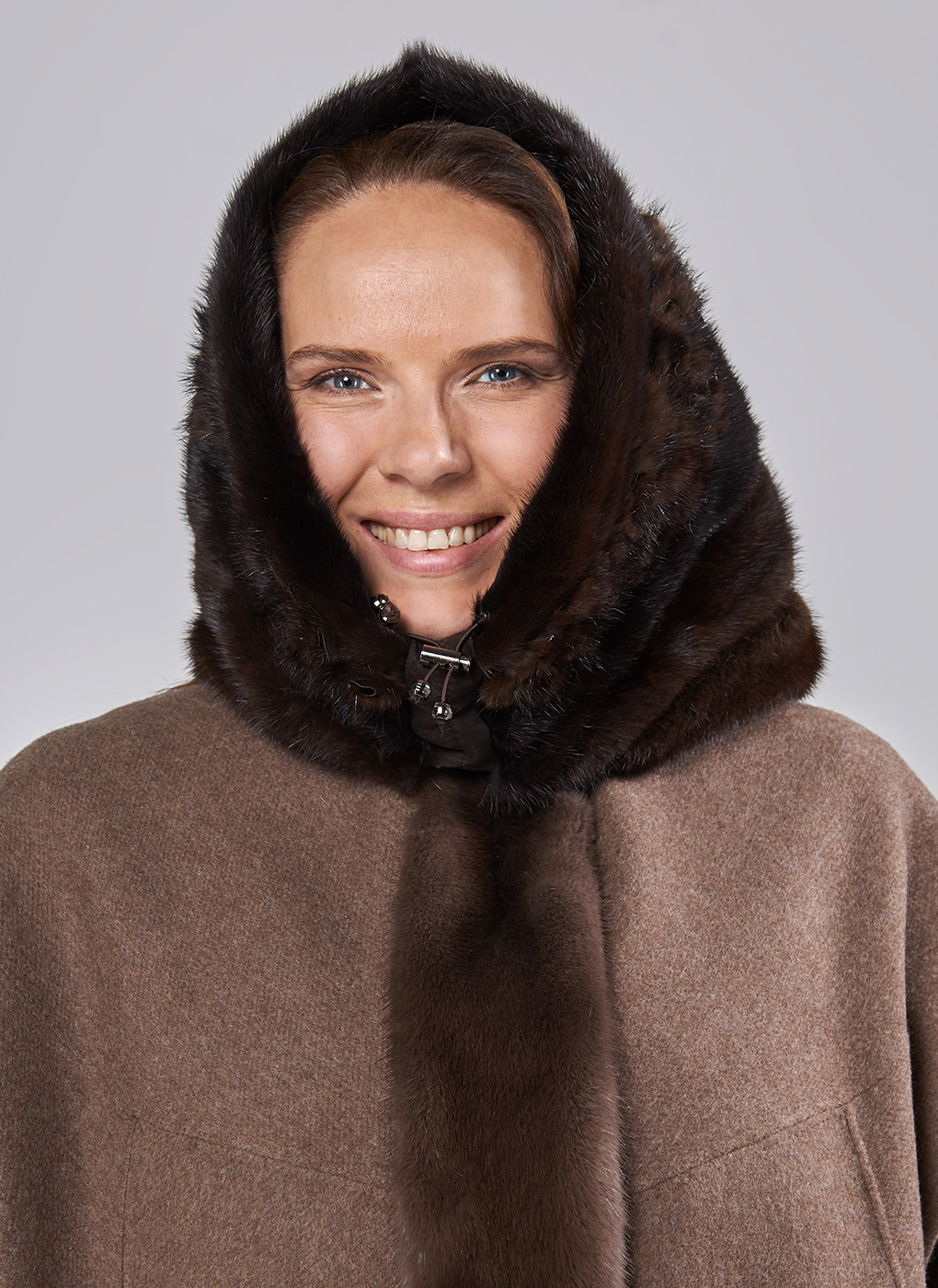 Капор из норки. Semi fur капор. Капор женский Semi fur м-168 серый o. SEMIFUR капор. Каляев Semi fur капор черный.