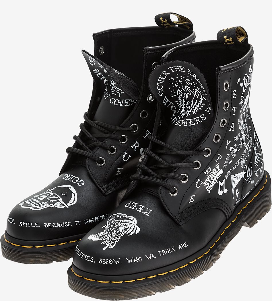 Ботинки мужские Dr. Martens 25245009 черные 40 UK - купить в Москве, цены  на СберМегаМаркет
