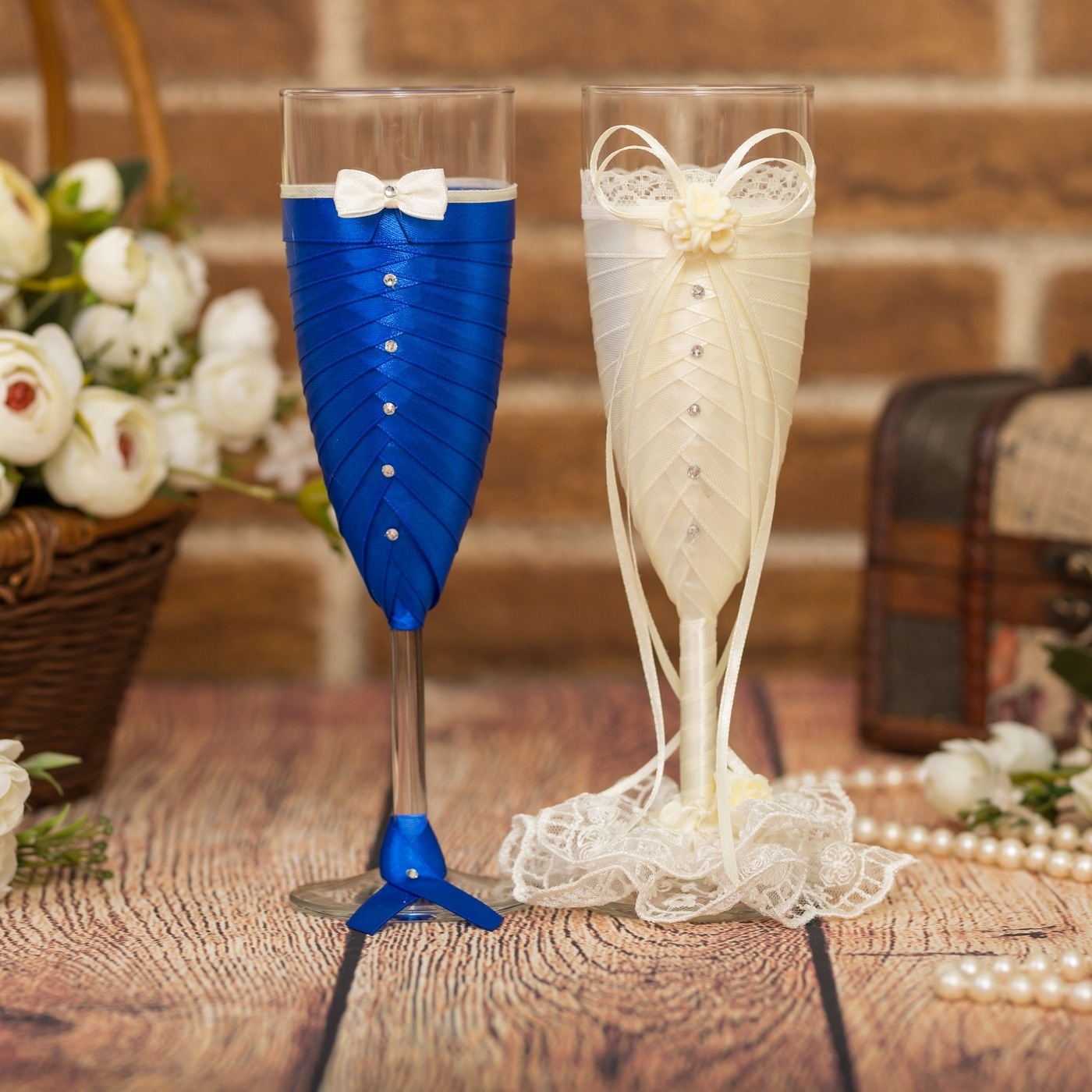 Украшение на бутылки шампанского на свадьбу, декор бутылок жених и невеста