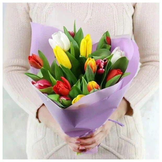Букет живых цветов FLOWERY Букет "Тюльпан + бомбастик М"