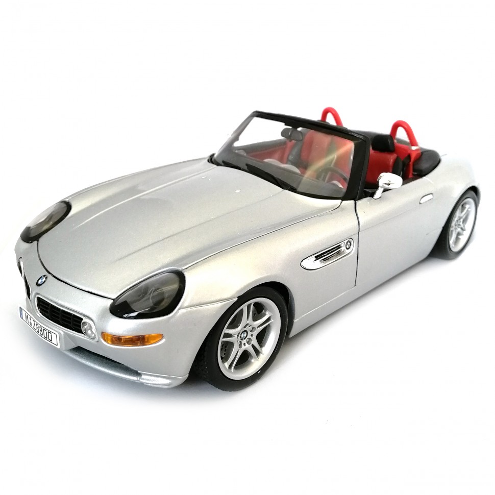 Коллекционная модель автомобиля Bburago BMW Z8 масштаб 1:18 18-12032 silver  – купить в Москве, цены в интернет-магазинах на Мегамаркет